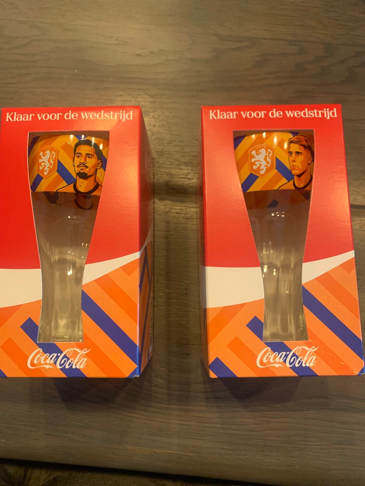 2 wk 2026 Coca Cola spelers glazen Tijani R. en Micky vd Ven, Ophalen of Verzenden, Nieuw, Overige binnenlandse clubs
