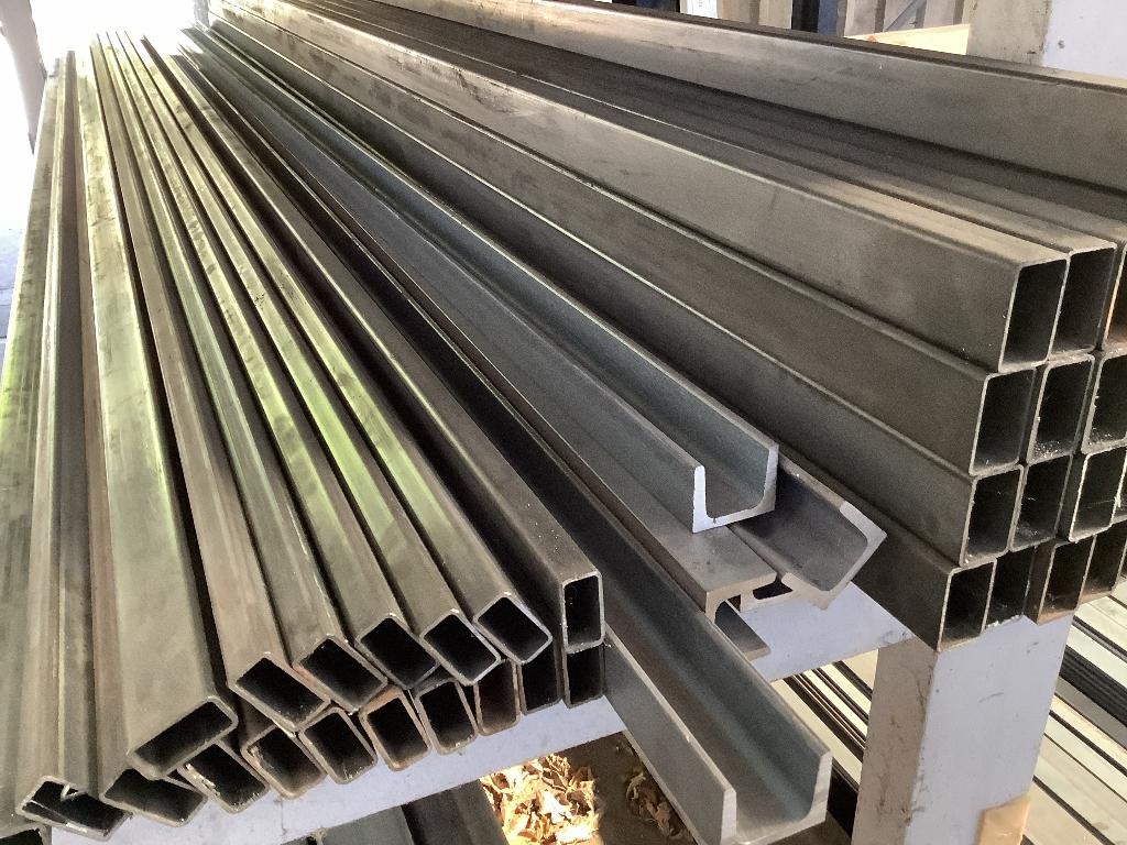 Hoekijzer, kokerprofielen en strips, Doe-het-zelf en Verbouw, Metalen, Ophalen, ., Nieuw, .