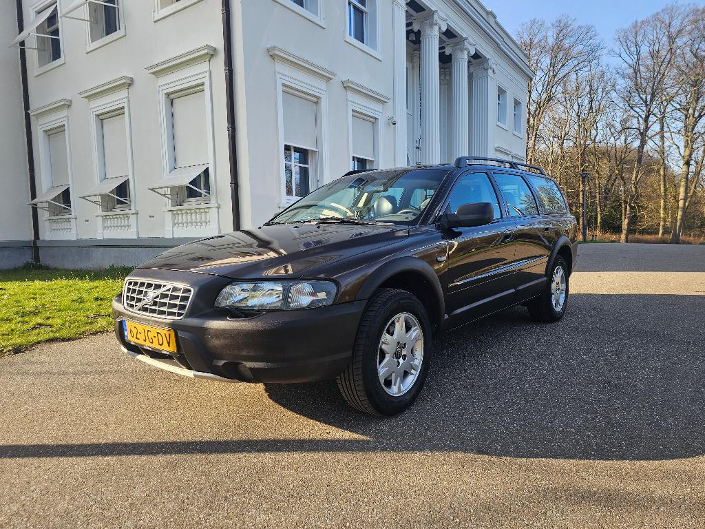 Volvo XC70 V70 Cross Country 2.4 T XC 4WD AUT 2002 Bruin, Auto's, 1800 kg, Bruin, 2435 cc, Vierwielaandrijving