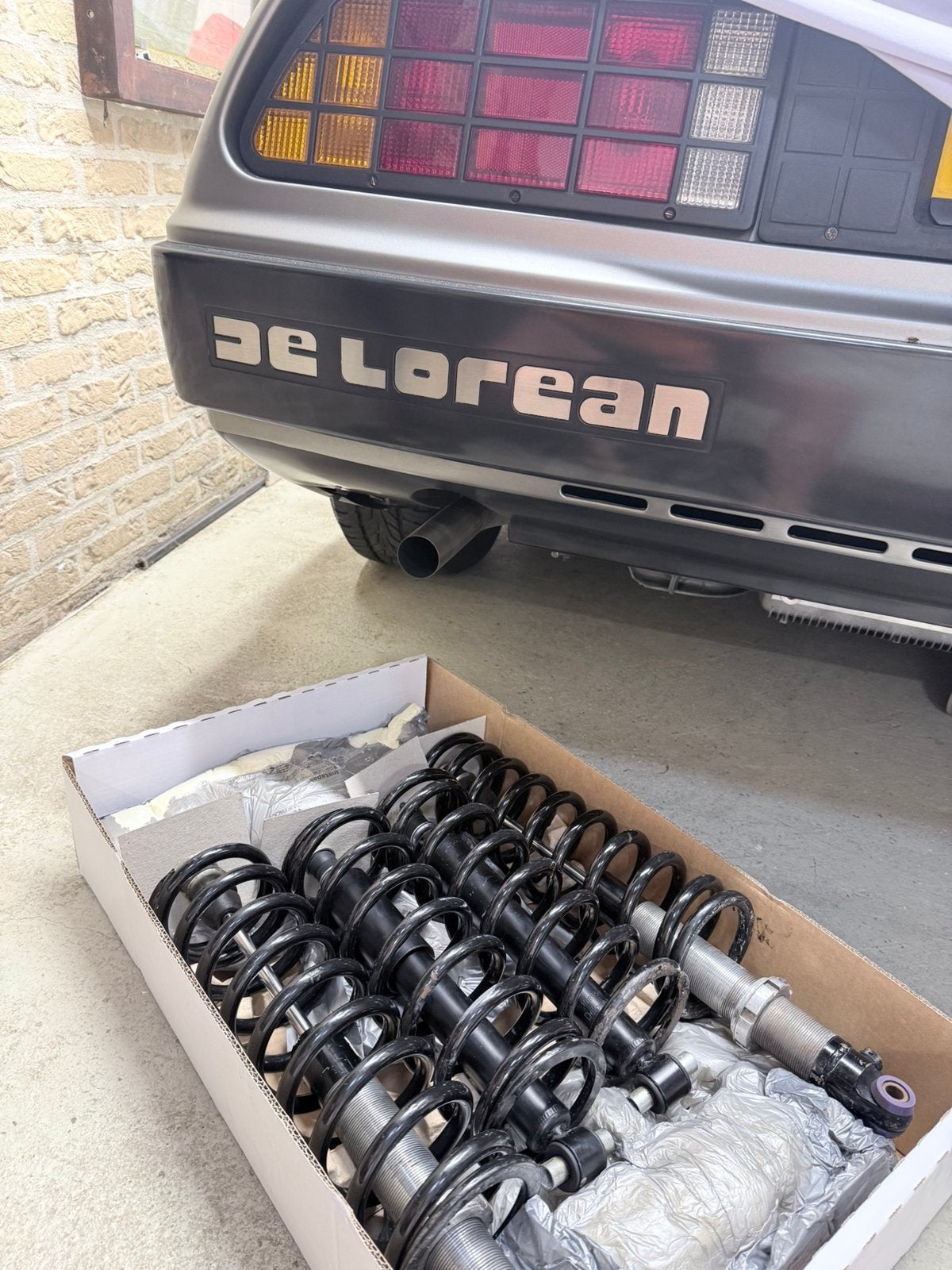 DeLorean verenset met dempers. Gebruikt, Auto-onderdelen, Ophalen of Verzenden, Gebruikt, Amerikaanse onderdelen