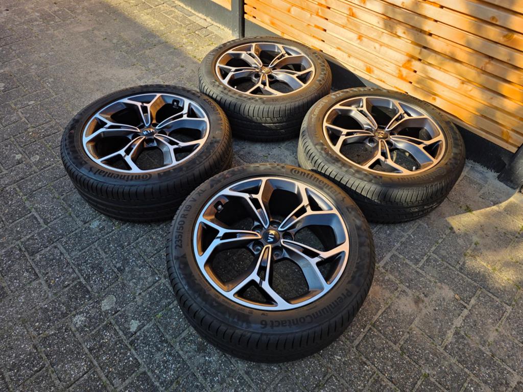 Te koop nieuwe kia sportage set, Auto-onderdelen, Banden en Velgen, Ophalen of Verzenden, Nieuw, Zomerbanden, Banden en Velgen