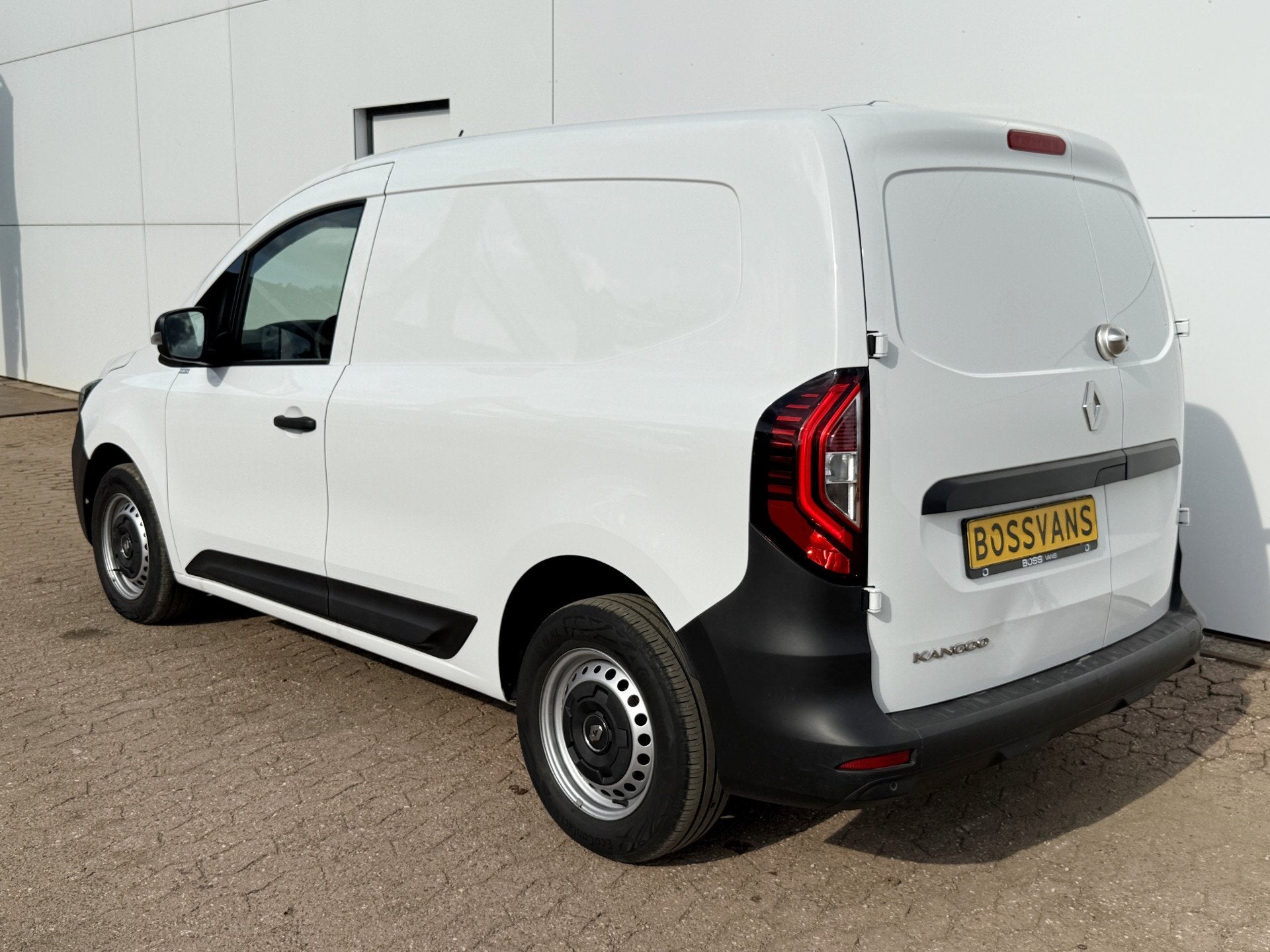 Renault Kangoo E-Tech 45kWh 122PK Elektrisch L1 300km WLTP 9, 45 kWh, Stof, Gebruikt, Zwart