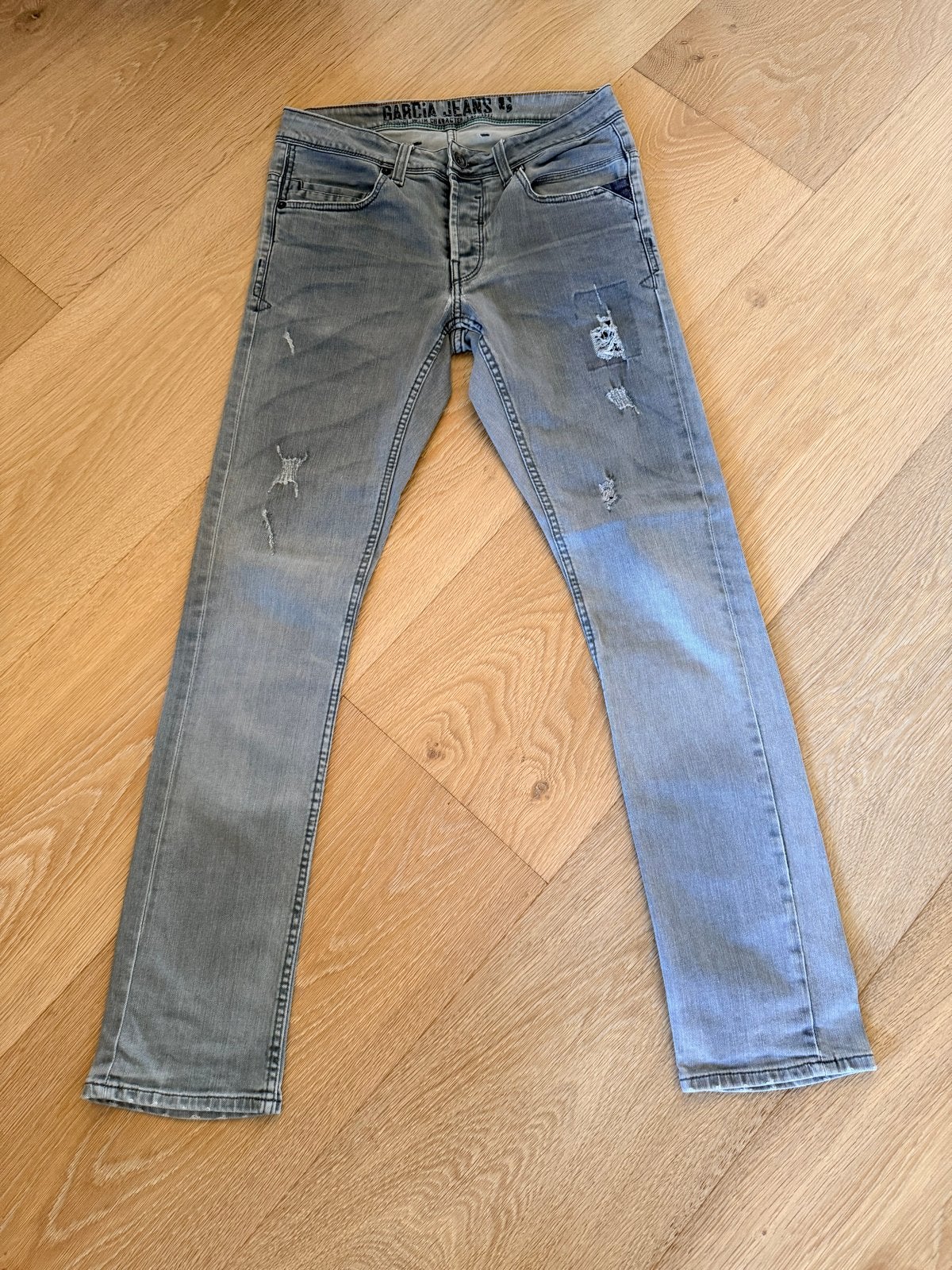 Garcia Jeans - Grijs - Maat 29/32, Ophalen of Verzenden, Zo goed als nieuw, Grijs, W32 (confectie 46) of kleiner