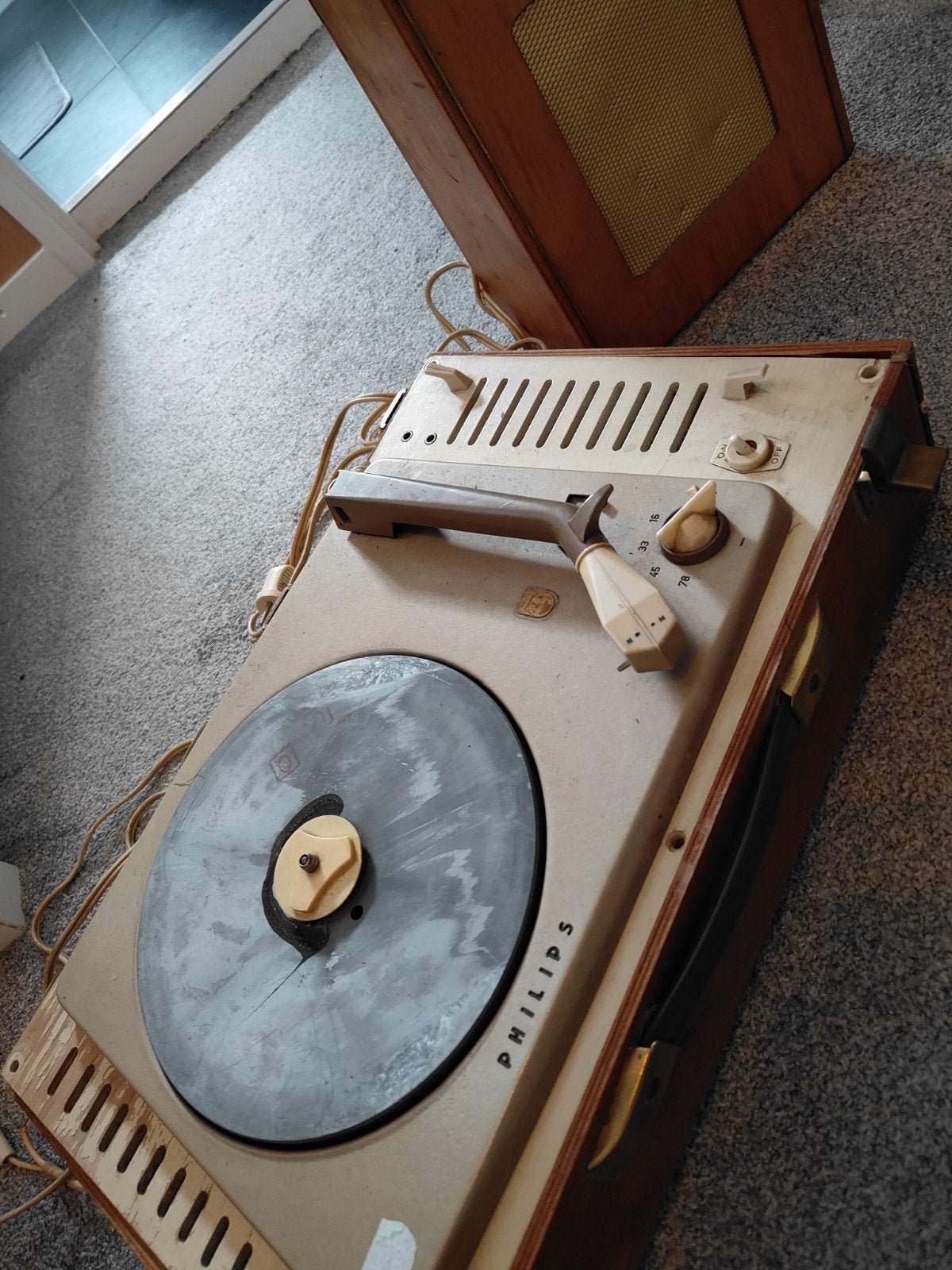 Foto 2 van Vintage Philips Platenspeler - Draagbaar Model