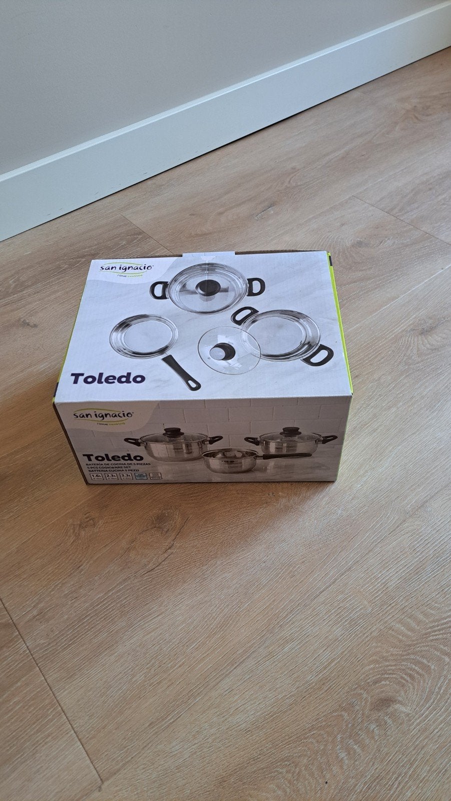 San Ignacio Toledo Pannenset - RVS met glazen deksels, Huis en Inrichting, Keuken | Potten en Pannen, Ophalen, Nieuw, Pannenset