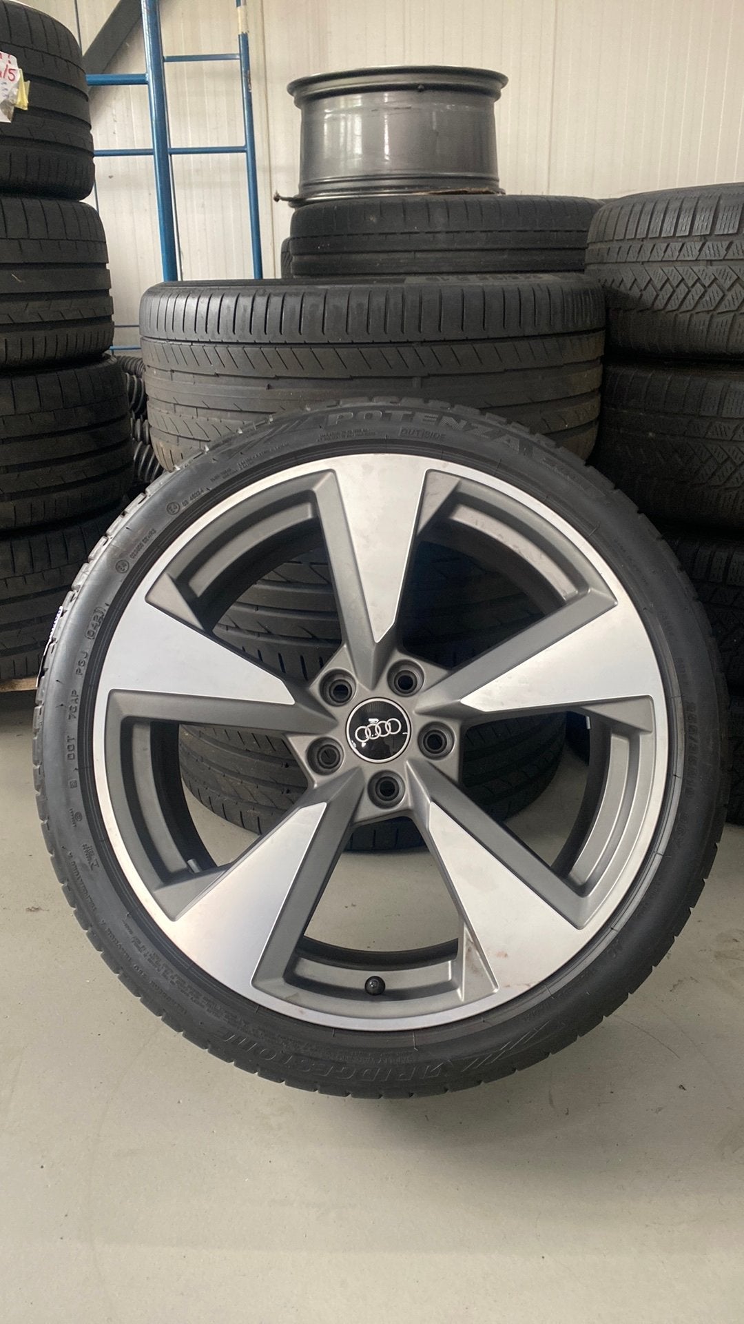 Zomerbandenset Audi A5 19 inch Bridgestone, Gebruikt, 255 mm, Banden en Velgen, Personenwagen