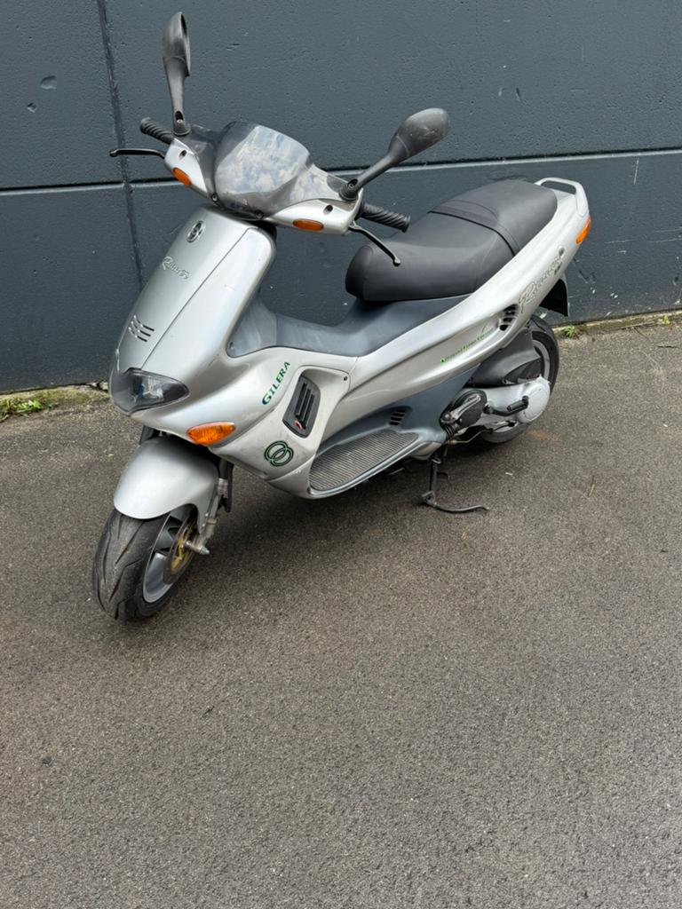 Gilera runner 50 cc dd, Fietsen en Brommers, Scooters | Piaggio, Ophalen, Tweetakt, Overige modellen, C