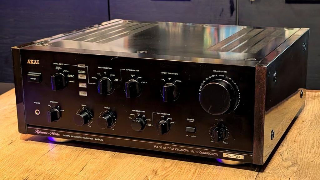 AKAI AM-75 REFERENCE MASTER DIGITAL AMPLIFIER • GARANTIE, Audio, Tv en Foto, Versterkers en Receivers, Overige merken, Refurbished