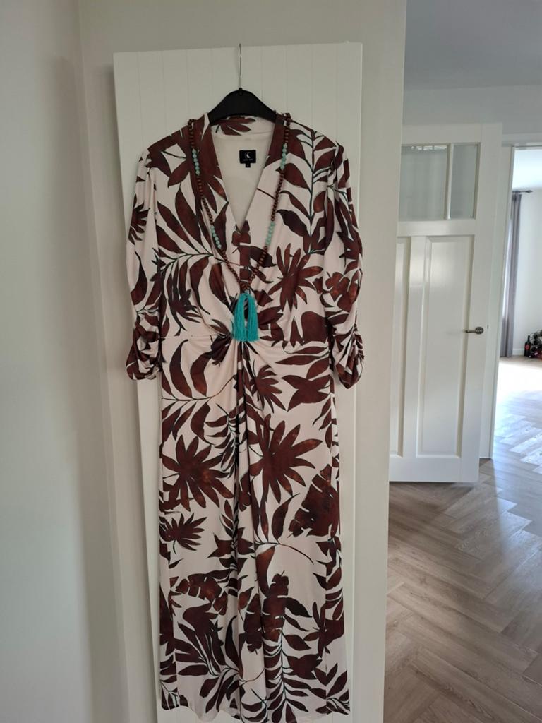Prachtige jurk van Kdesign  met bijpassende ketting, Ophalen of Verzenden, Zo goed als nieuw, Onder de knie