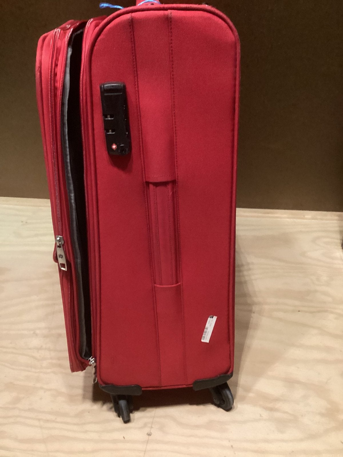 Rode verrijdbare zachte koffer, Sieraden, Tassen en Uiterlijk, Koffers, Ophalen, Overige materialen, 60 tot 70 cm, Slot