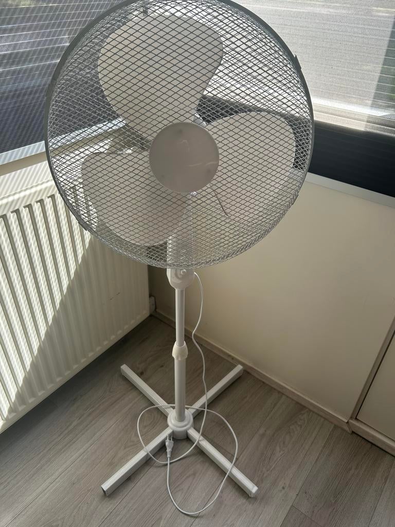 Handson witte 3 standen Statief Ventilator, Witgoed en Apparatuur, Ventilatoren, Ophalen, Zo goed als nieuw, Statiefventilator