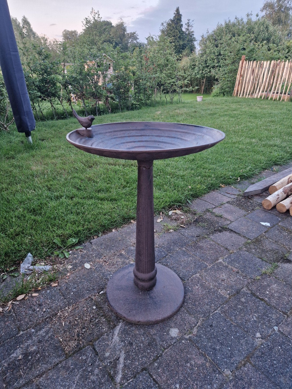 Esscher design antiek gietijzeren vogelbad, Tuin en Terras, Ophalen, Gebruikt, Metaal, Overige typen