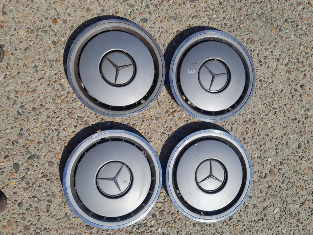 Mercedes W124 W201 15 inch wieldoppen met chroomrand, Ophalen of Verzenden, Gebruikt