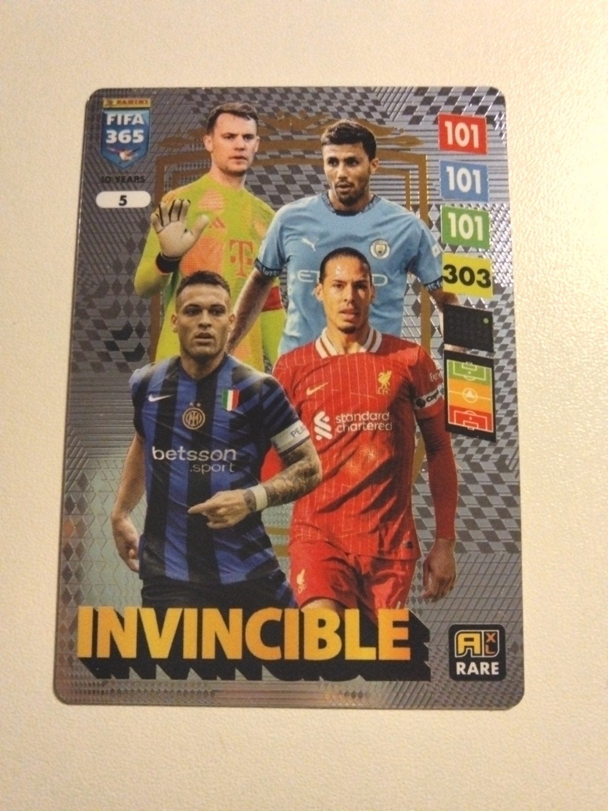 FIFA 365 Adrenalyn XL 2025 Invincible Rare Spelerskaart, Ophalen of Verzenden, Zo goed als nieuw, Buitenlandse clubs, Spelerskaart