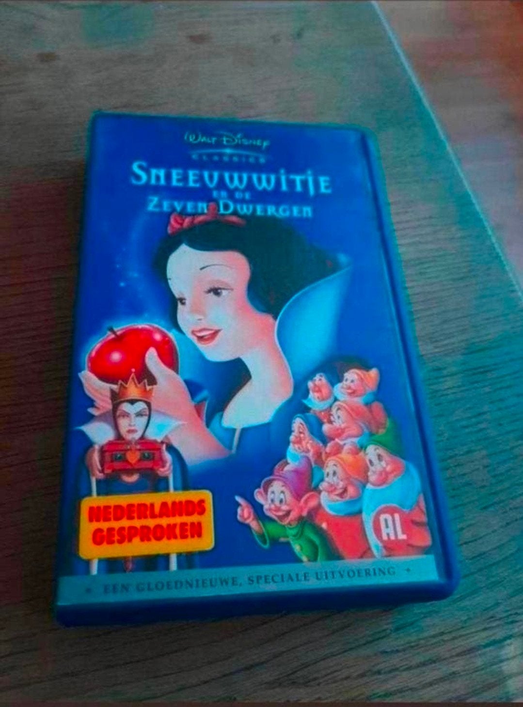 Disney Classic Sneeuwwitje speciale uitvoering videoband., Cd's en Dvd's, VHS | Kinderen en Jeugd, Gebruikt, Tekenfilm, Alle leeftijden