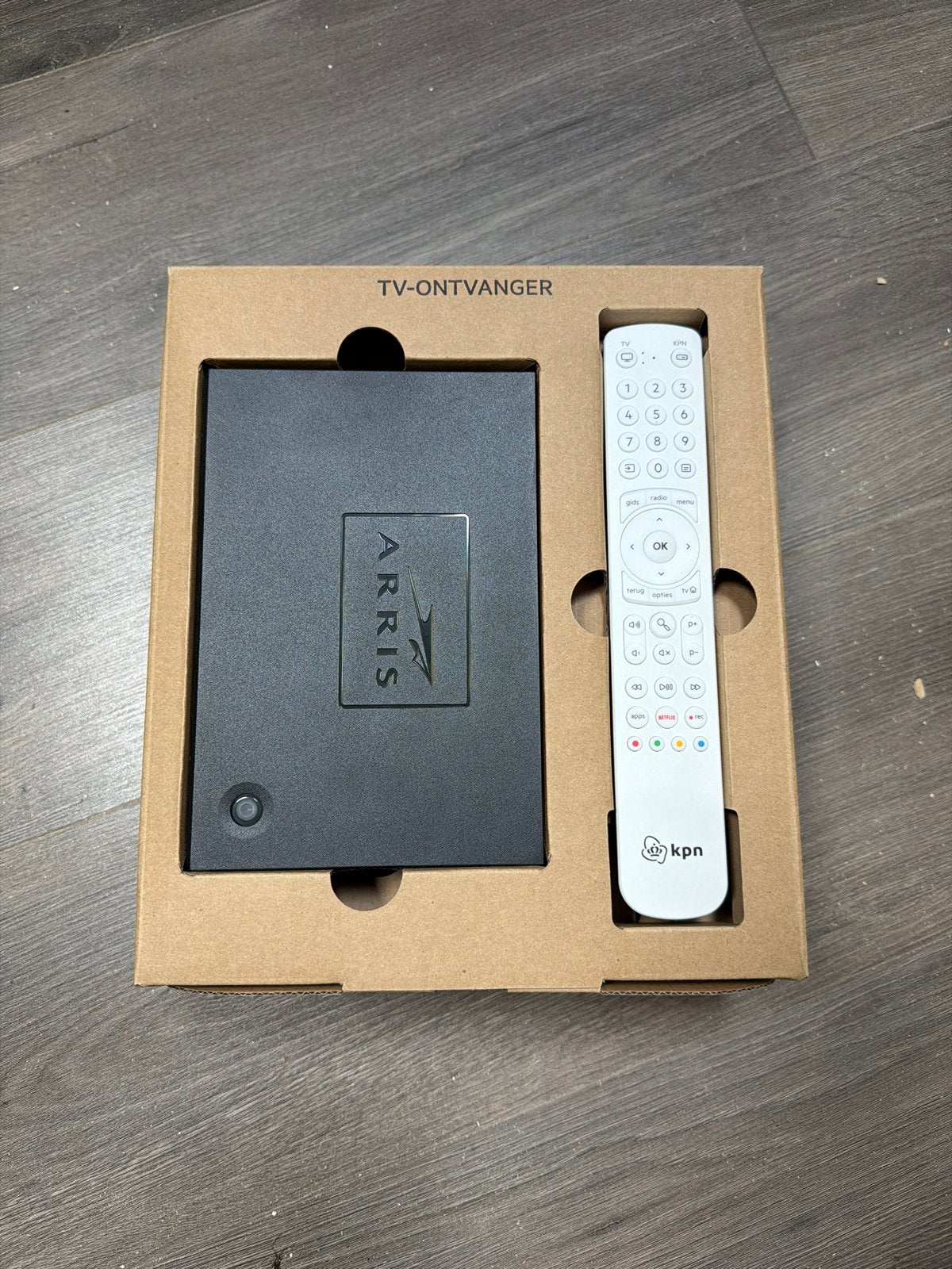 KPN TV-ontvanger Arris VIP2952 V2 met afstandsbediening, Ophalen of Verzenden, Gebruikt, Decoder