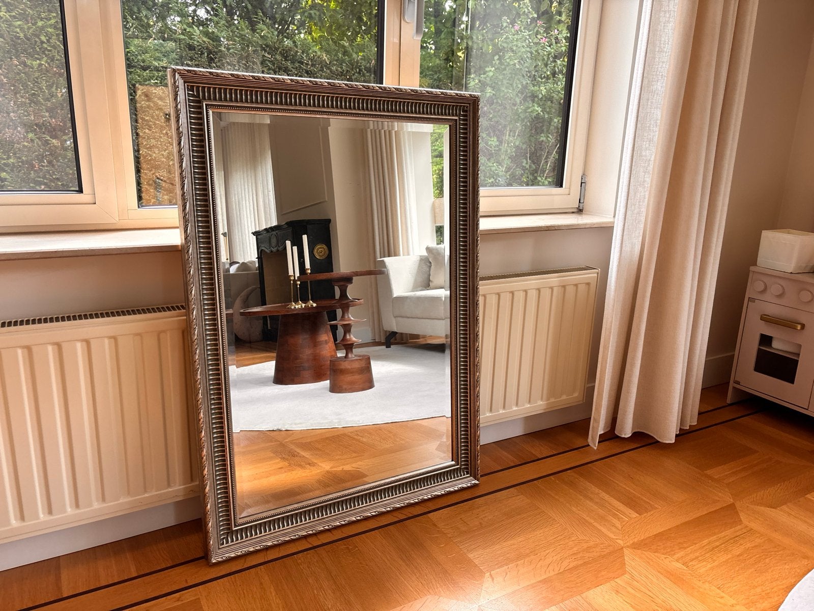 Klassieke spiegel met facetgeslepen glas en sierlijke lijst, Ophalen, Gebruikt, 100 tot 150 cm, Rechthoekig