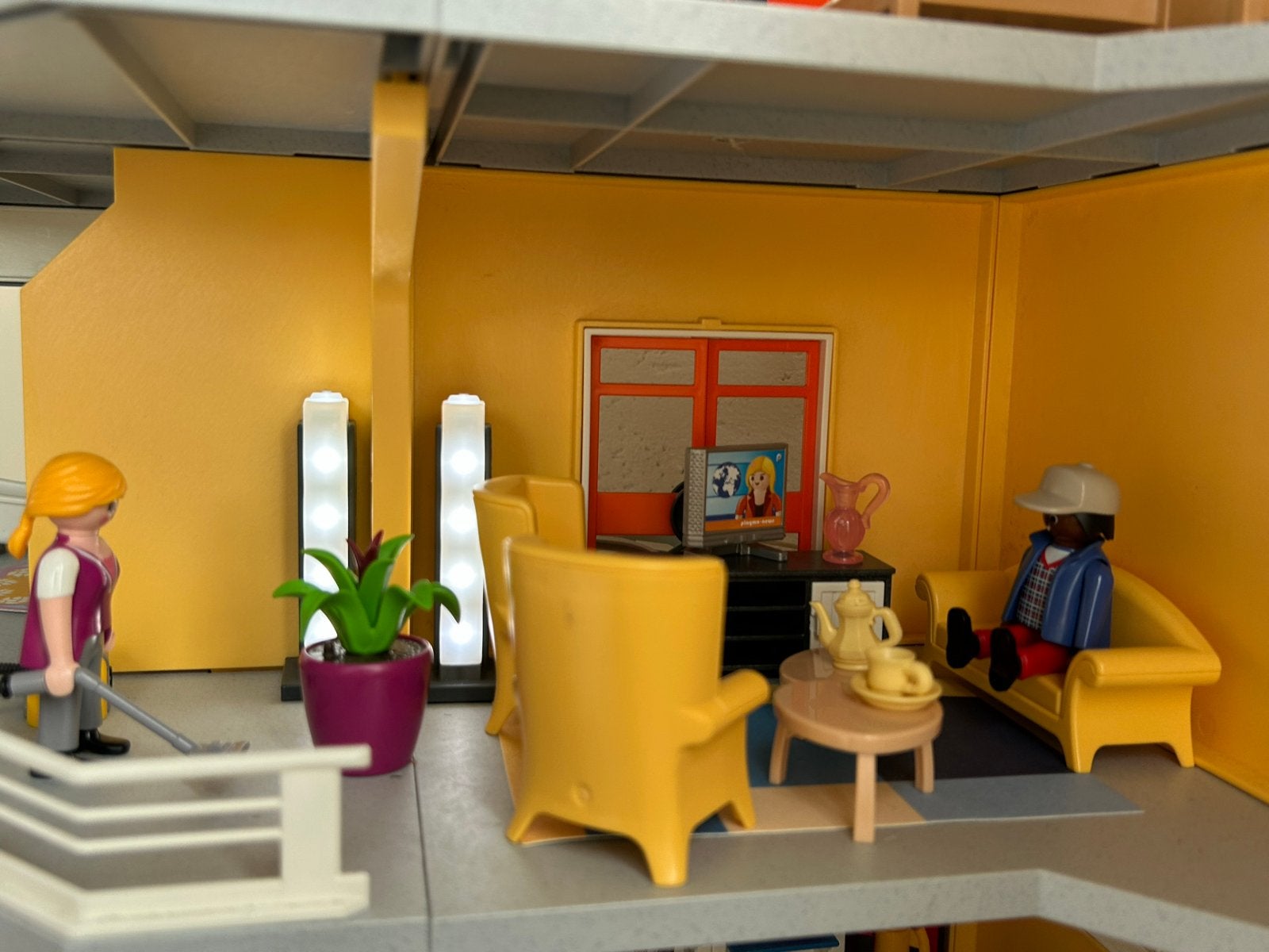 Foto 4 van PLAYMOBIL 9266.Modern Woonhuis met extra verdieping .