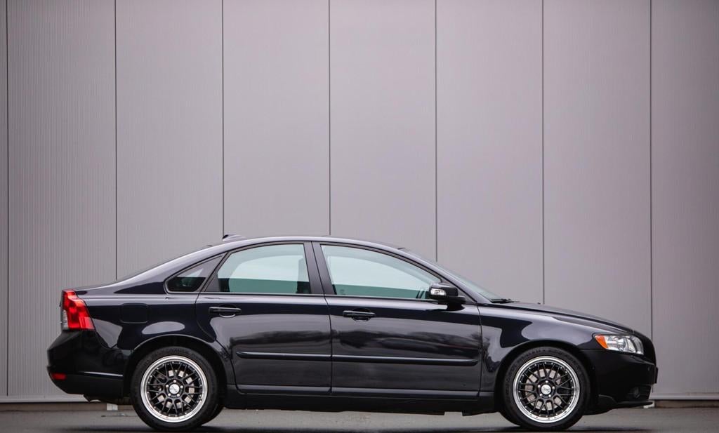 Volvo S40 2.4i Summum 170PK|Automaat|Xenon|Leder|Keyless|, Auto's, Volvo, Zwart, 700 kg, Zwart, 2435 cc