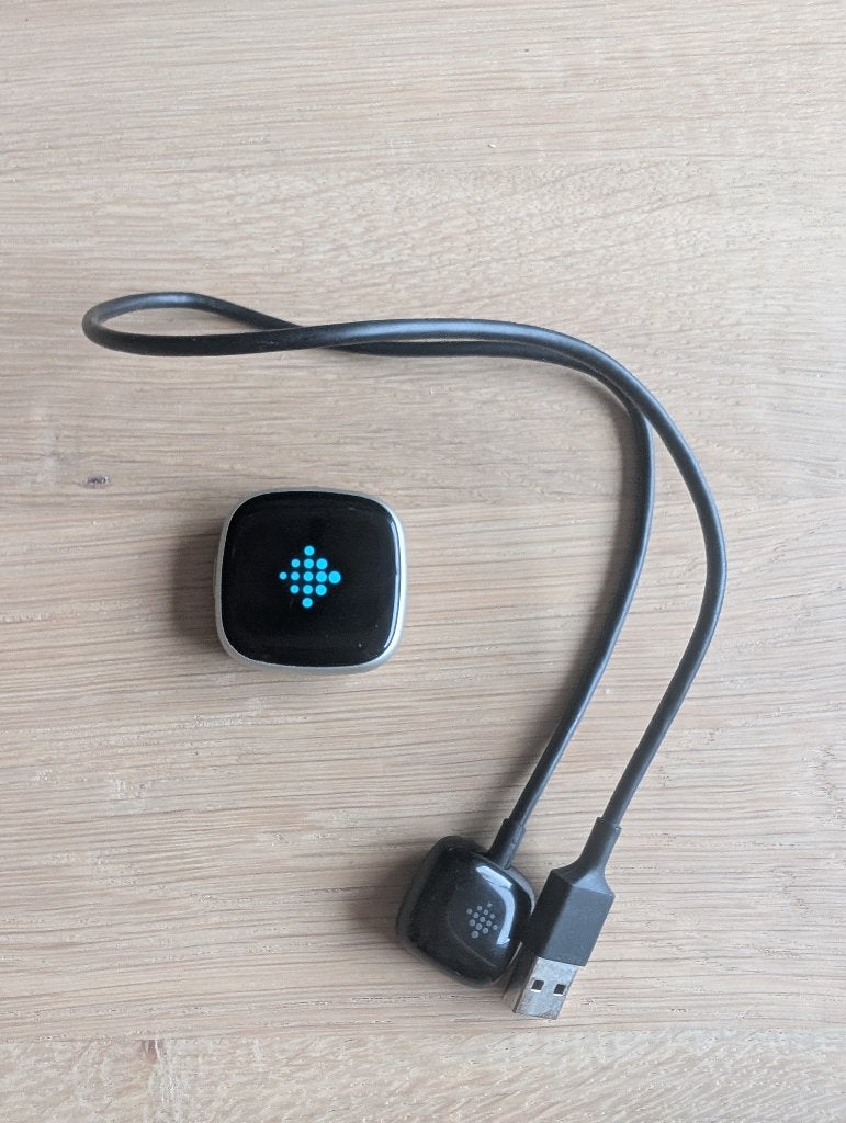 Fitbit versa 4, Ophalen, Hoogte, Zo goed als nieuw, Fitbit