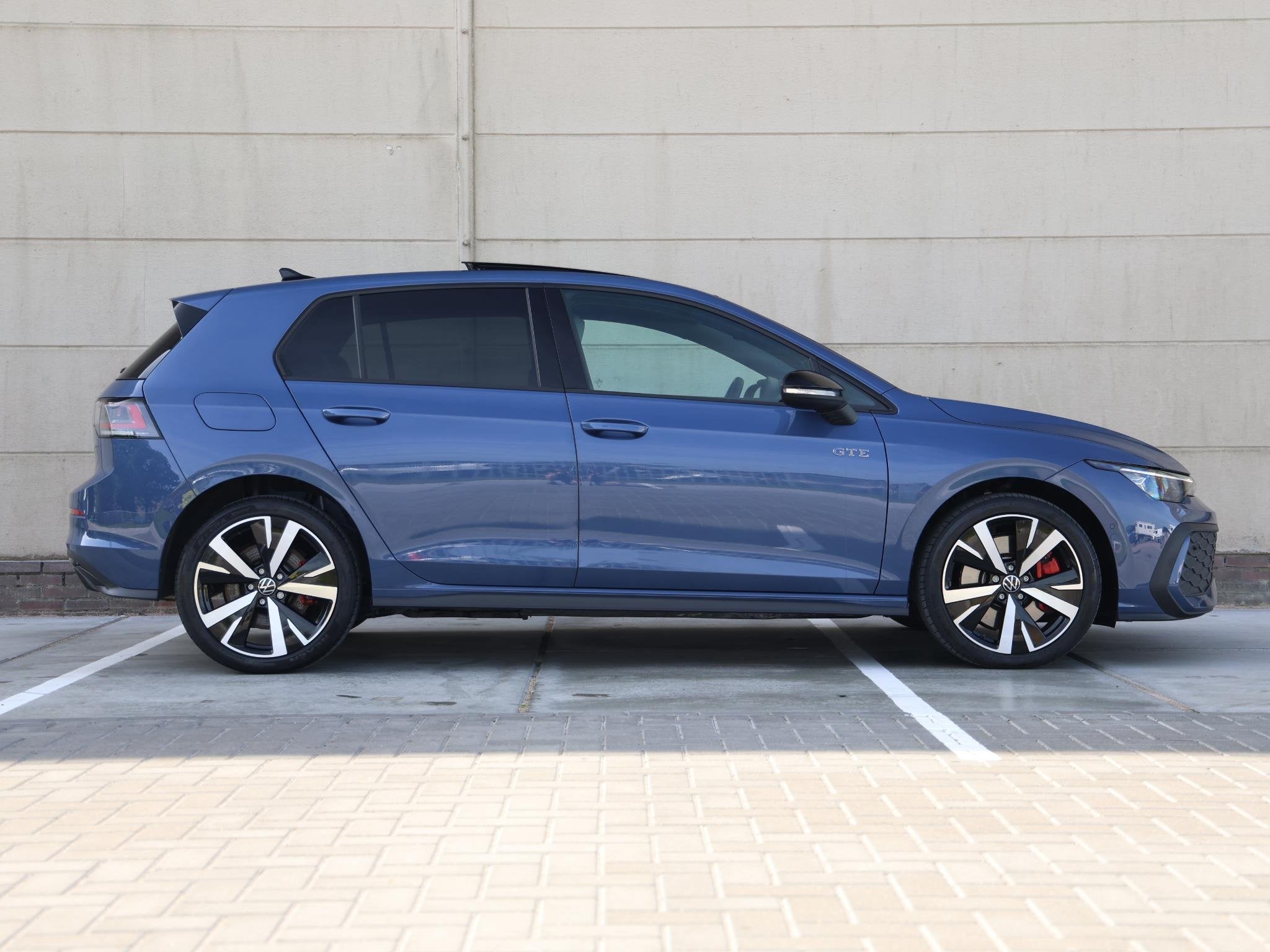 Volkswagen Golf 1.5 eHybrid GTE 272PK DSG | Led Matrix | Led, 4 cilinders, 26 kWh, Geïmporteerd, 1568 kg
