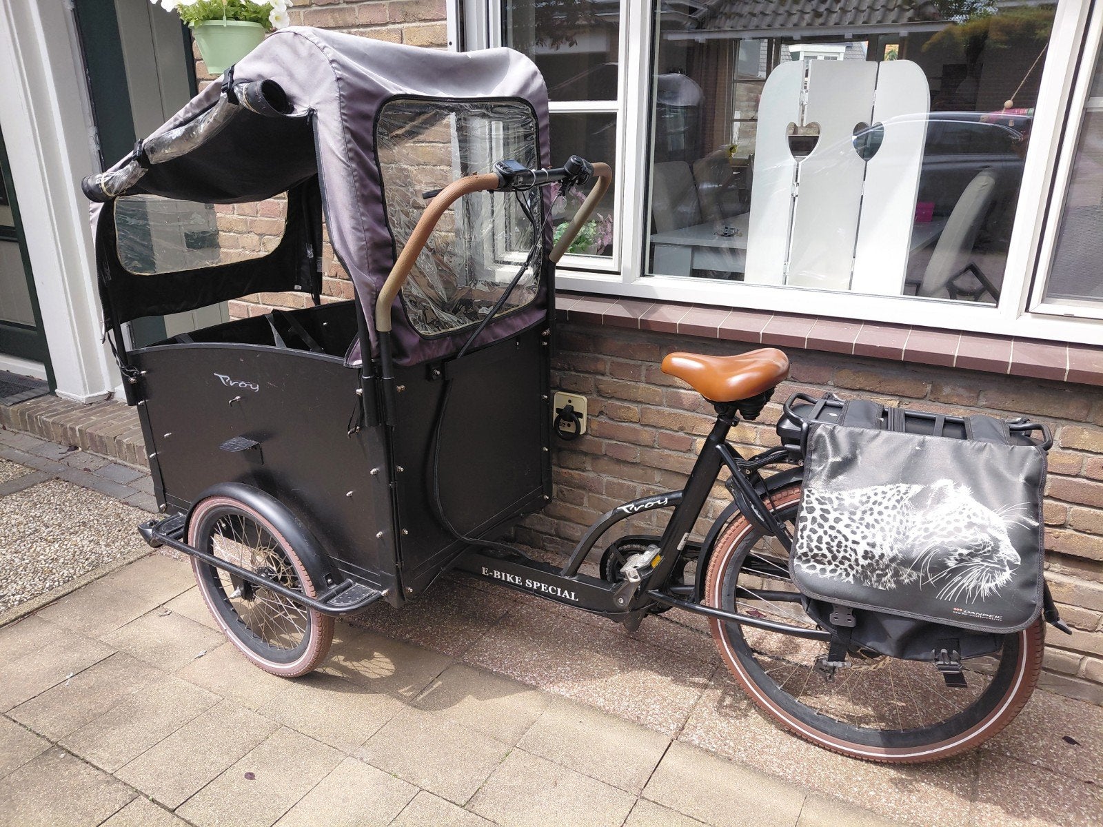 Troy Bakfiets - Motor defect, accu en bediening werken, 4 kinderen of meer, Gebruikt, Huif, Ophalen