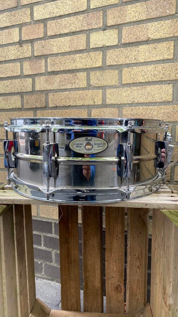 Snare drum Pearl Custom Aloy steel sensitone, Muziek en Instrumenten, Ophalen of Verzenden, Zo goed als nieuw