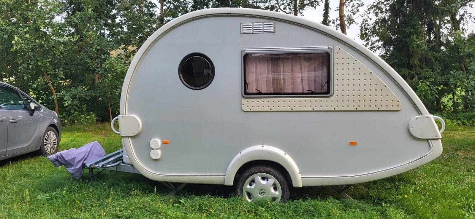 Compacte T@B 320 uit 2002  caravan met voortent, Tot en met 2, Particulier, Rondzit, Koelkast