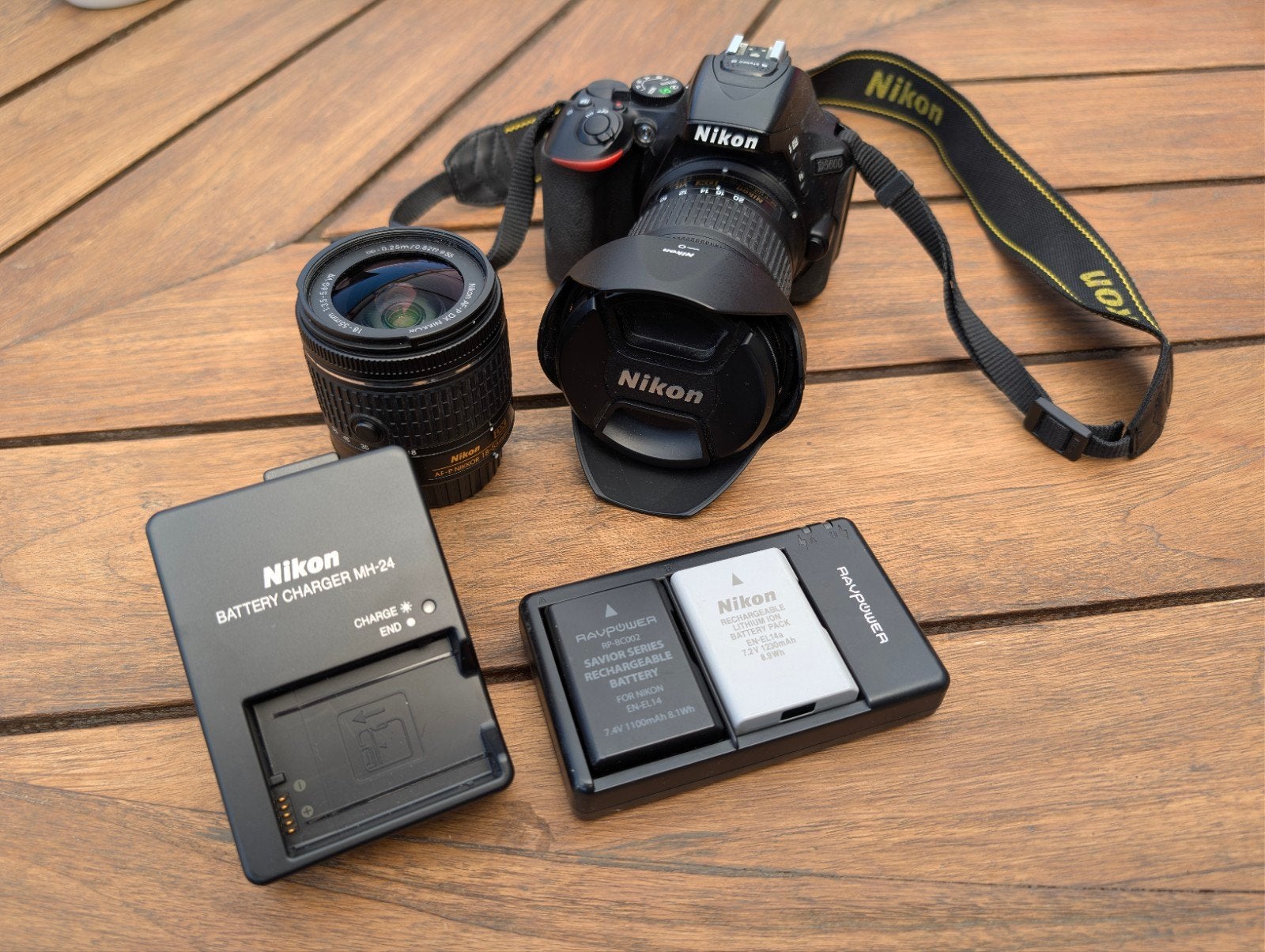 Nikon D5600 met twee objectieven (18-55 mm en 10-20 mm), Audio, Tv en Foto, Fotocamera's Digitaal, Gebruikt, Spiegelreflex, Lensdop