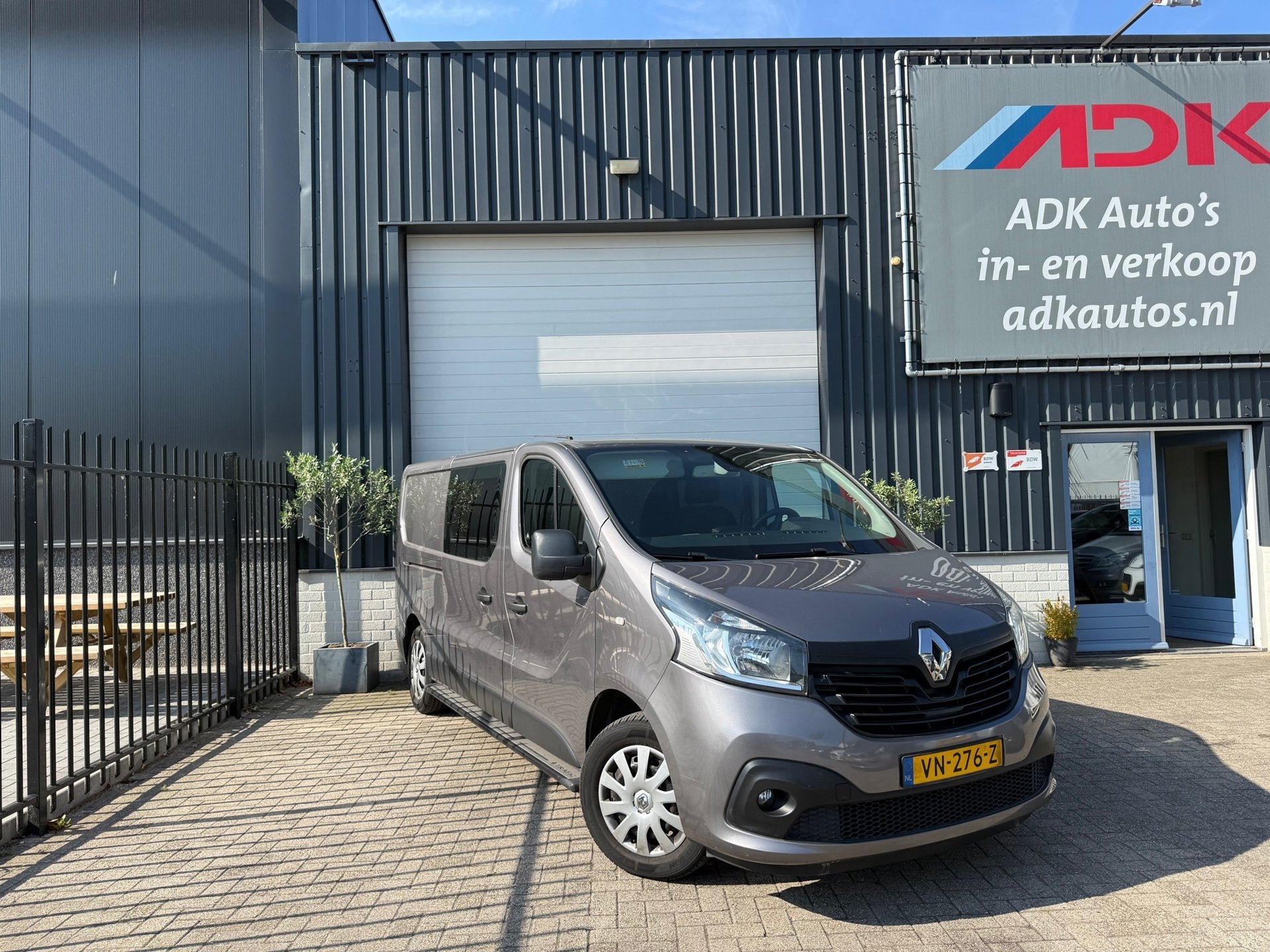 Renault Trafic 1.6 dCi T29 L2H1 DC Comfort Energy CAMERA/NAV, Auto's, Voorwielaandrijving, Stof, Gebruikt, Zwart