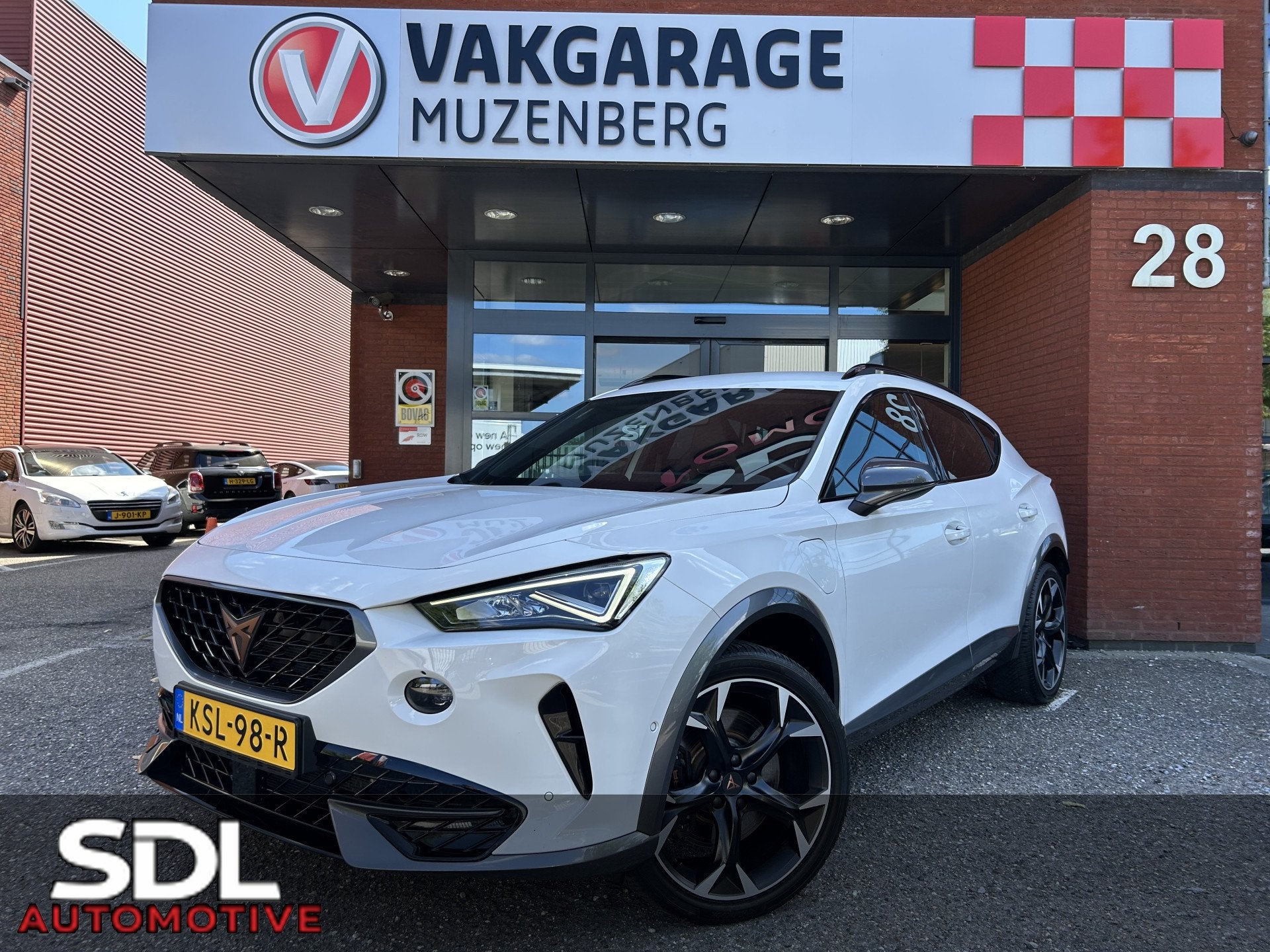 CUPRA Formentor 1.4 e-Hybrid VZ Copper Edition // NAVI // CA, Dealer onderhouden, Gebruikt, Zwart, 4 cilinders