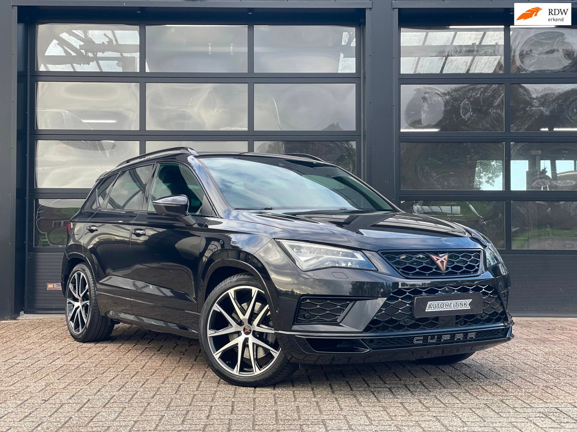 CUPRA Ateca 2.0 TSI 4DRIVE *PANO*360Camera*, Auto's, Automaat, Gebruikt, Zwart, 4 cilinders