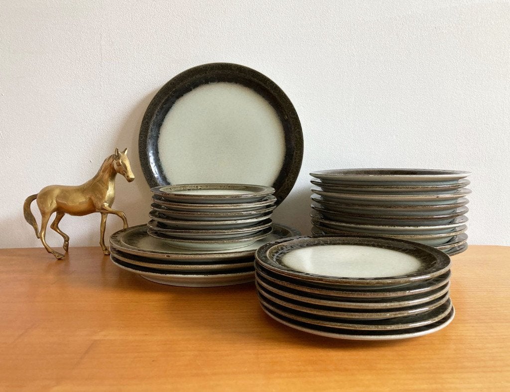 25 vintage borden, Ceramano West Germany. Aardewerk servies, Ophalen, O, Ceramano, Bord(en)