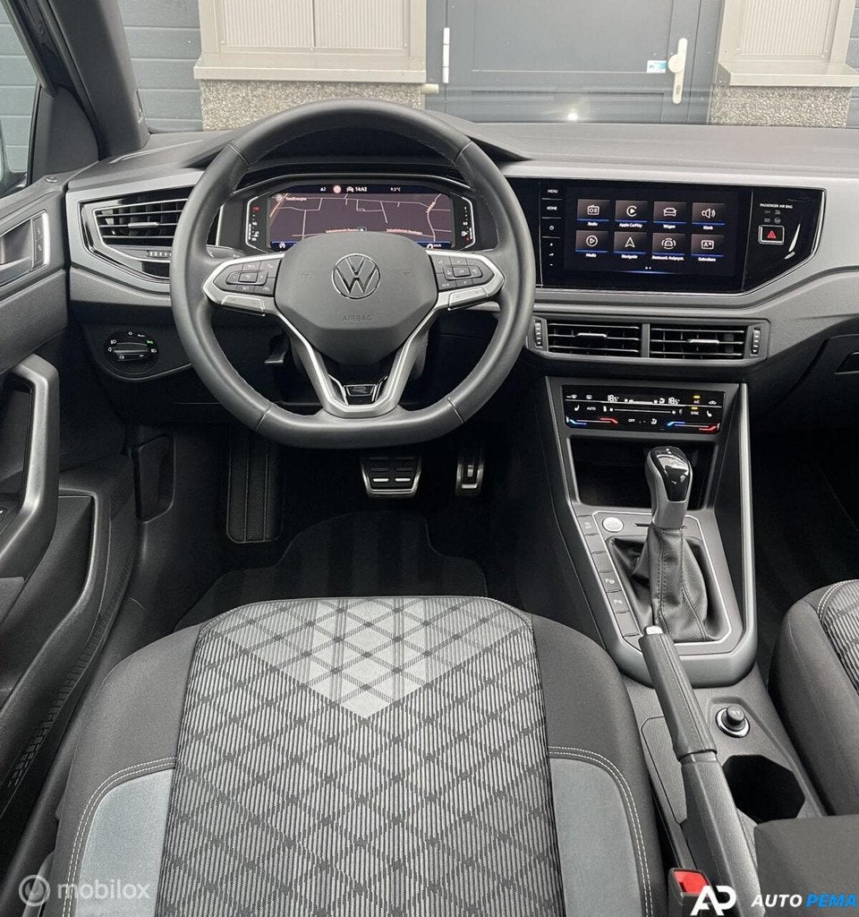 Volkswagen Taigo 1.0 TSI DSG 3xR-Line 110PK Pano IQ, Auto's, Volkswagen, Stof, Gebruikt, Zwart, Zwart