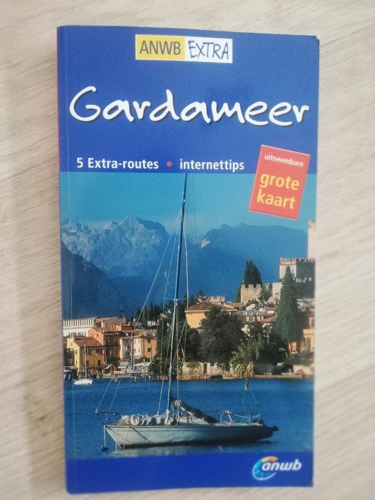 Reisgids ANWB extra Gardameer met kaart, ANWB, Europa, Ophalen of Verzenden, Zo goed als nieuw
