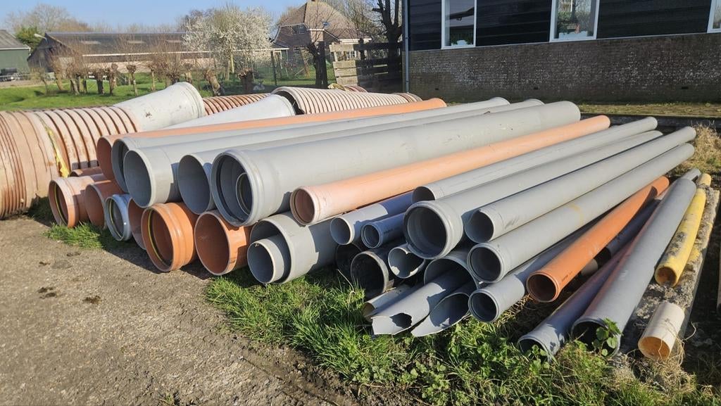 PE & PVC buizen 25 50 63 75 110 125 200 250 400 500 625 925, Doe-het-zelf en Verbouw, Buizen en Afvoer, Gebruikt, Rechte buis