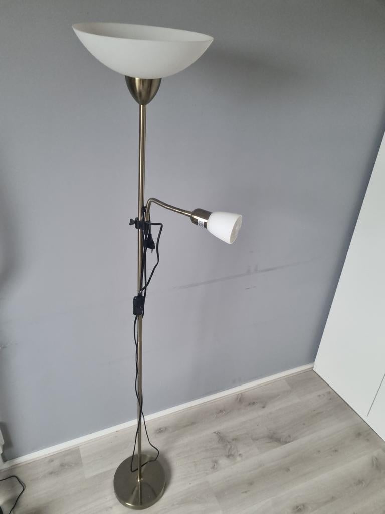 Vloerlamp met leeslamp - Bronskleurig, Gebruikt, Klassiek, Ophalen of Verzenden, Glas
