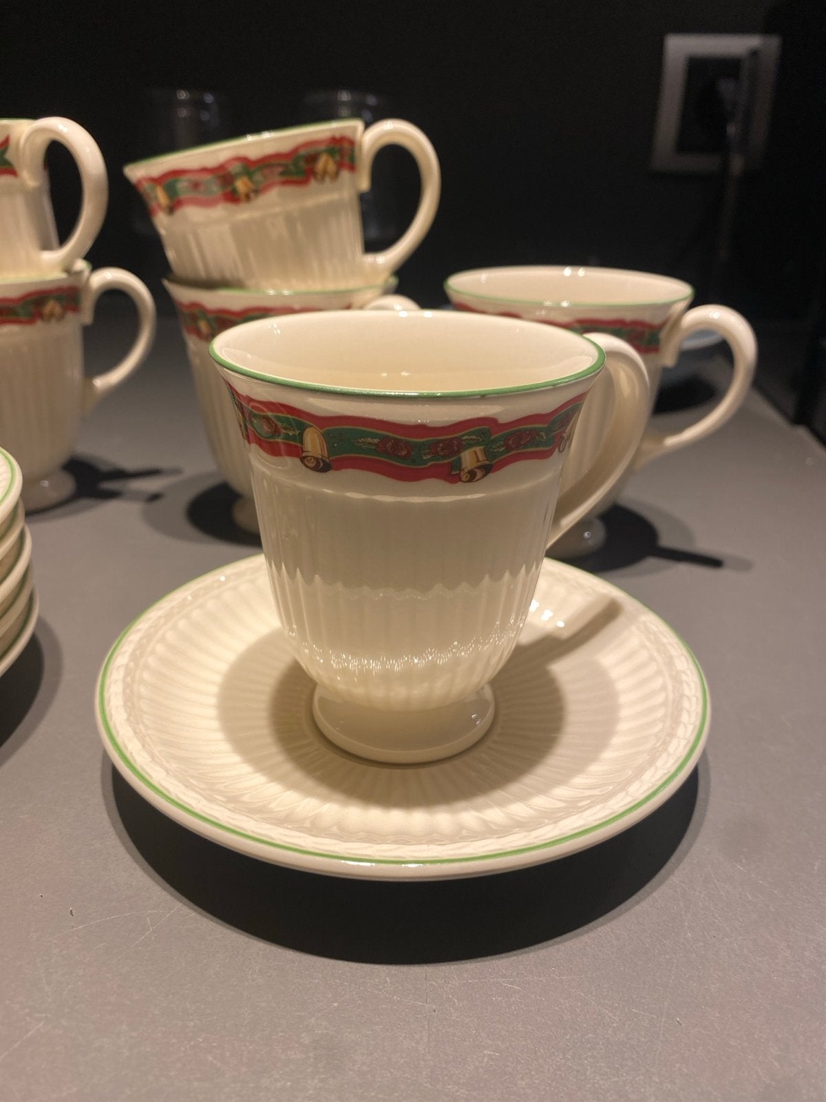 Wedgwood Kerst Servies - 6 Kopjes en Schotels, Ophalen, Klassiek, Zo goed als nieuw, Kop(pen) en/of Schotel(s)