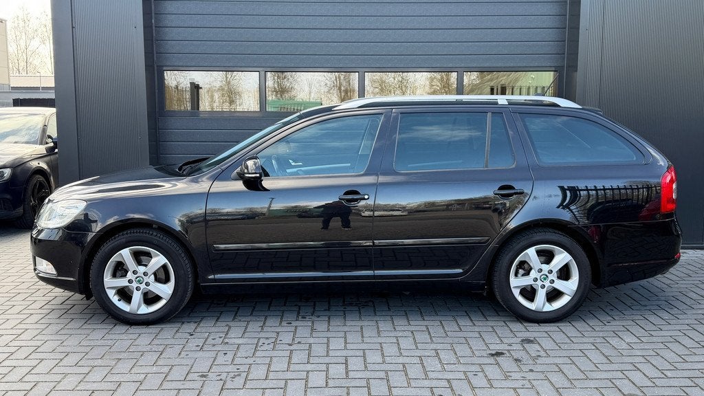 Skoda Octavia Combi 1.2 TSI Elegance Business Line Airco, Auto's, Skoda, Voorwielaandrijving, Euro 5, Gebruikt, 4 cilinders