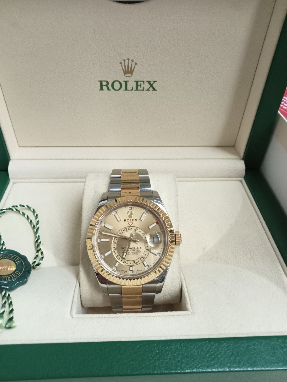 Ongedragen Rolex Sky-Dweller Bi-Color 42mm (2018), Ophalen, Zo goed als nieuw, IOS, Rolex