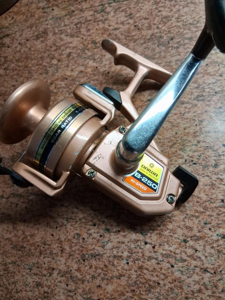 Daiwa B250 Hi speed, Watersport en Boten, Hengelsport | Algemeen, Ophalen of Verzenden, Zo goed als nieuw, Molen