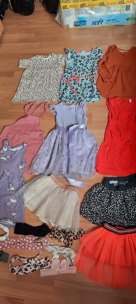 meisjes kleding rokjes jurkjes haarbandjes, Ophalen of Verzenden, Gebruikt, Maat 98