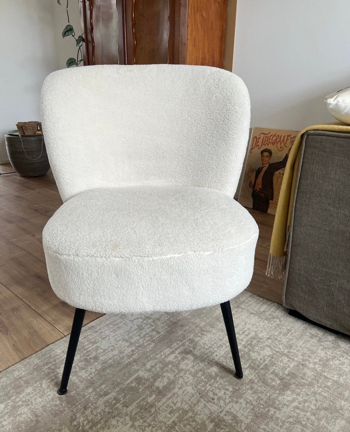 Witte/crème teddy fauteuil -comfortabel en stijlvol stoeltje, Ophalen, Minder dan 75 cm, Zo goed als nieuw, Stof