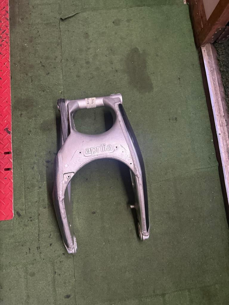 Aprilia RSV 1000 achterbrug met carbon, Ophalen of Verzenden, Gebruikt