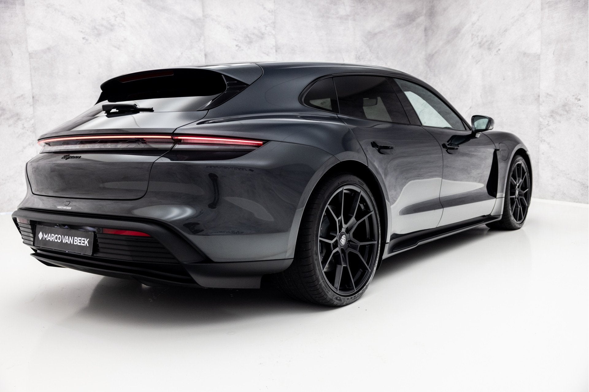 Porsche Taycan Sport Turismo 93 kWh | Verkocht | Pano | Bose, Automaat, Achterwielaandrijving, Gebruikt, Zwart