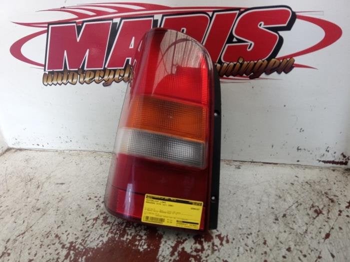 Achterlicht links van een Mercedes Vito, Gebruikt, -, Ophalen of Verzenden, -