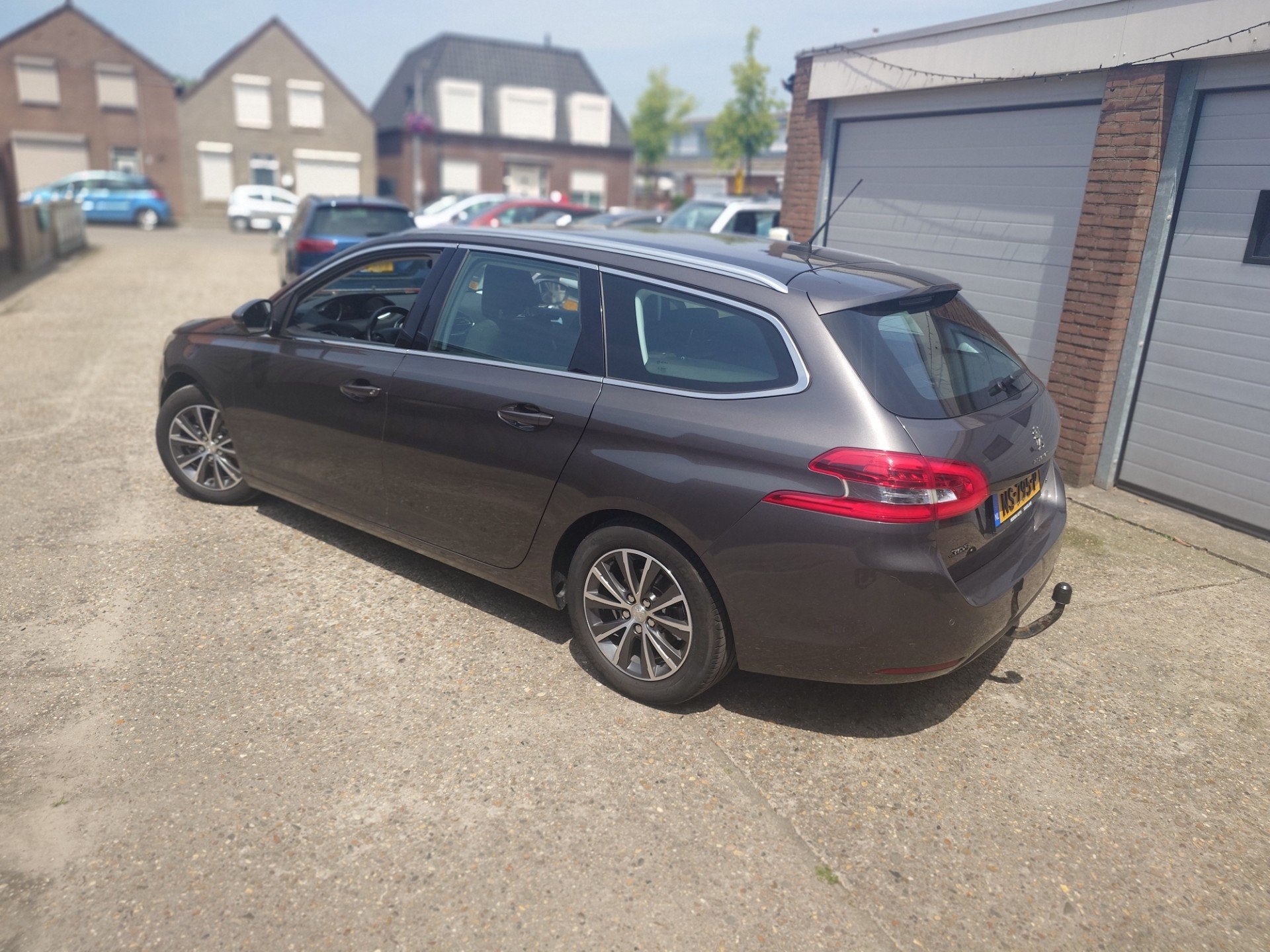 Peugeot 308 SW 1.2 PureTech Allure Dealer onderhouden, 1e Ei, Auto's, Dealer onderhouden, Stof, Gebruikt, 1199 cc