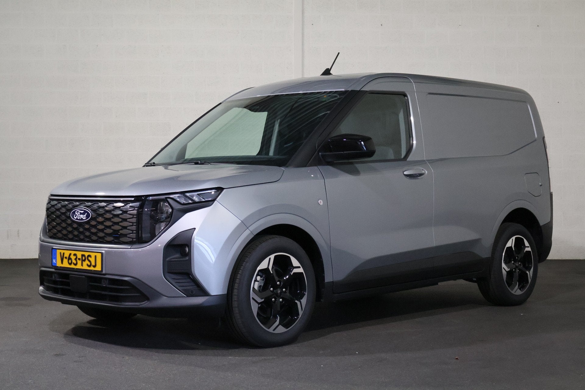 Ford E-Transit Courier 44 kWh Limited Winterpakket, Gebruikt, 750 kg, 44 kWh, 1524 kg