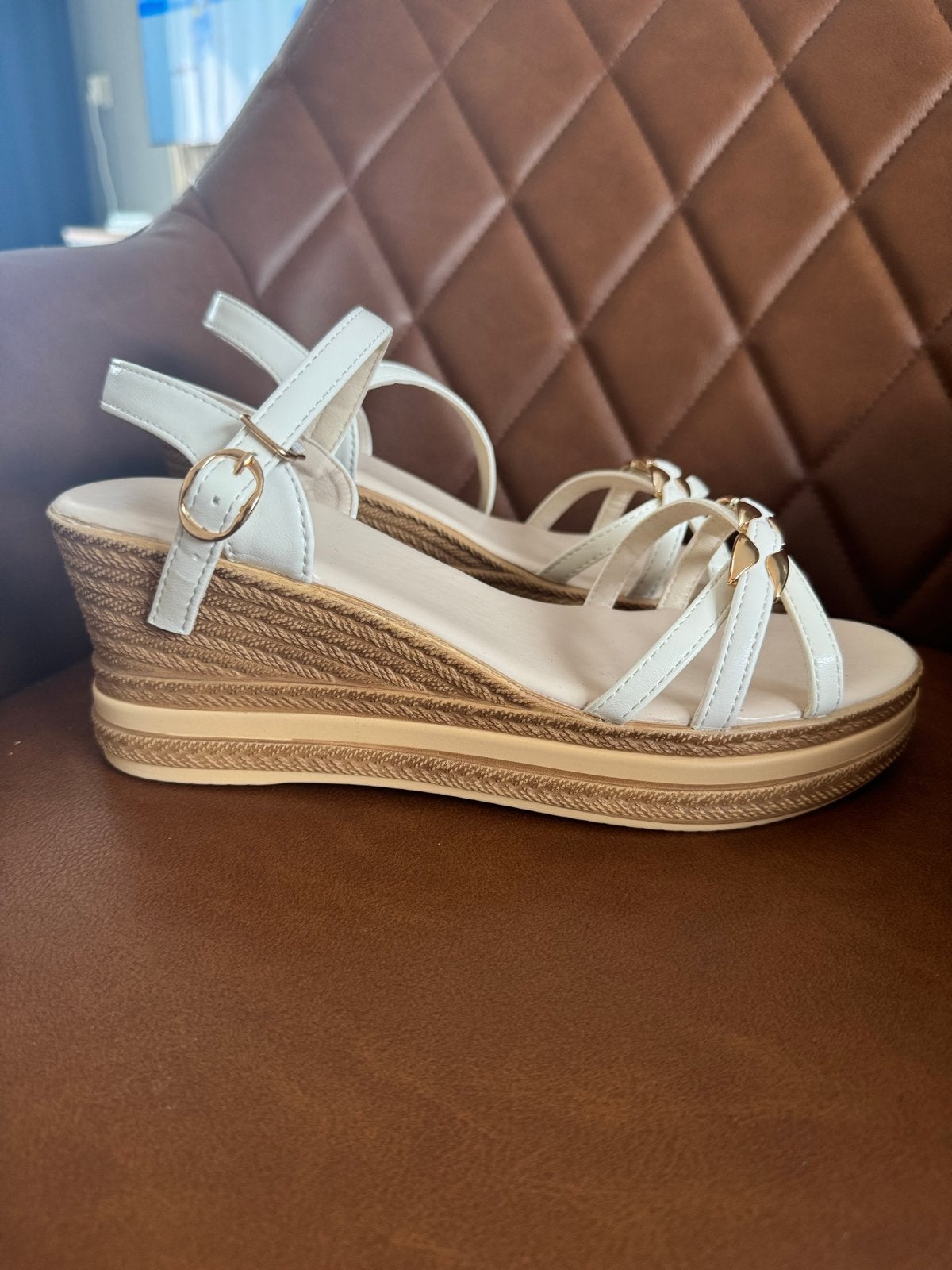 Sleehak sandalen maat 42, Kleding | Dames, Schoenen, Wit, Nieuw, Sandalen of Muiltjes, Ophalen of Verzenden