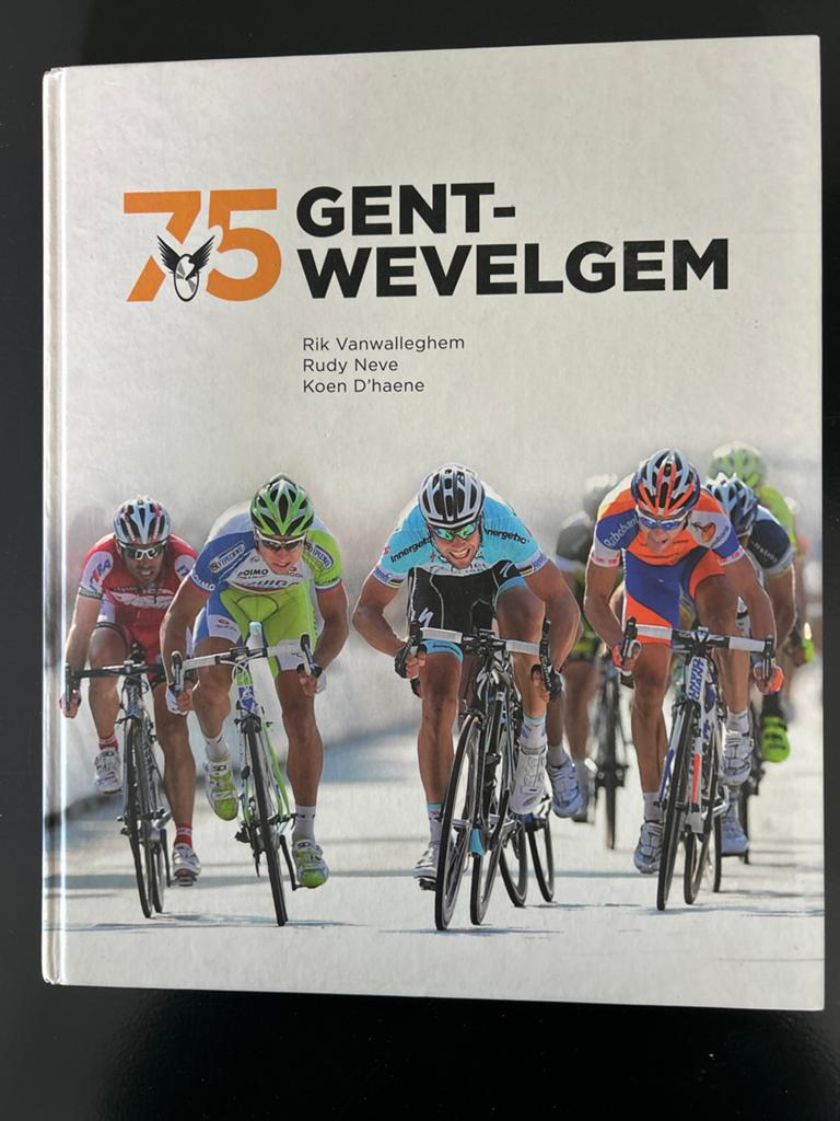 75 Gent-Wevelgem Wielerboek - Rik Vanwalleghem e.a., Ophalen of Verzenden, Zo goed als nieuw, Lopen en Fietsen